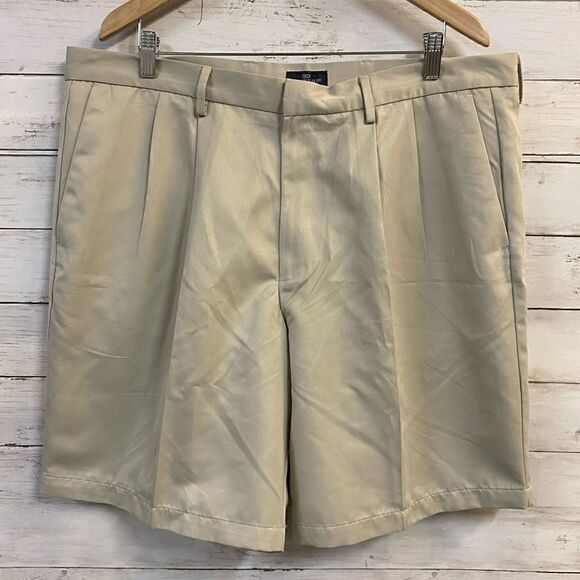 Dockers Other - Dockers Khaki Golf Pleated Shorts